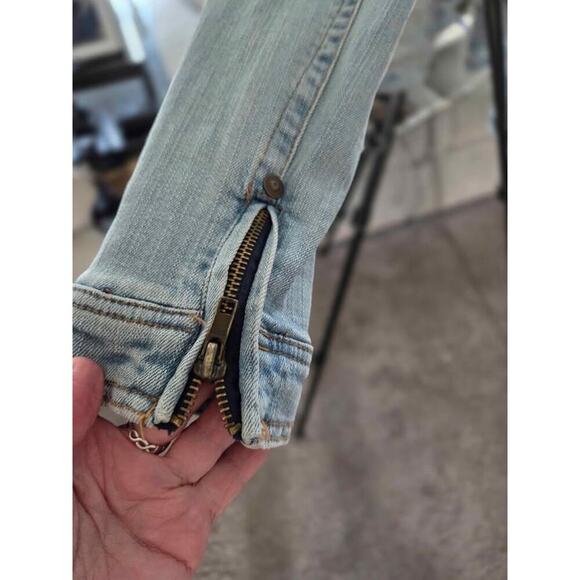 “Material Girl Light Wash Denim Jacket with Zipper Cuffs – Size L” - Picture 5 of 5